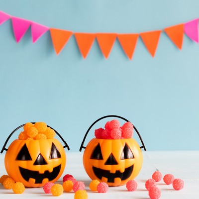 ハロウィンで配るお菓子は何がいい 詰め合わせ例と配り方をご紹介 天満紙器